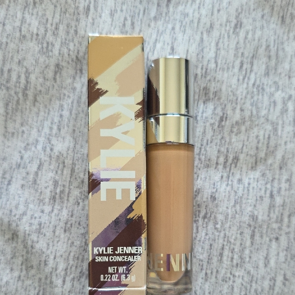 Skin Concealer - Color Is Maple
